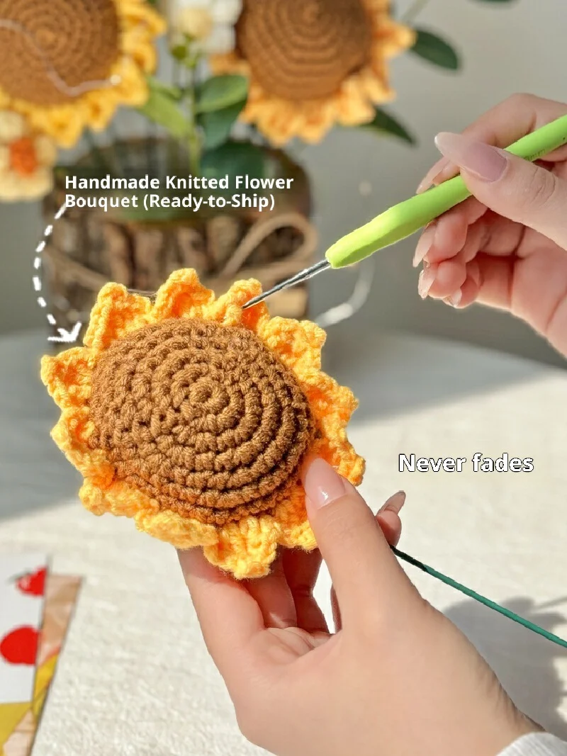 

Подарок на день рождения, кукла-медведь с вязаной пряжей, букет подсолнечника - практичный подарок для подруги или праздника мандарина лучшего друга