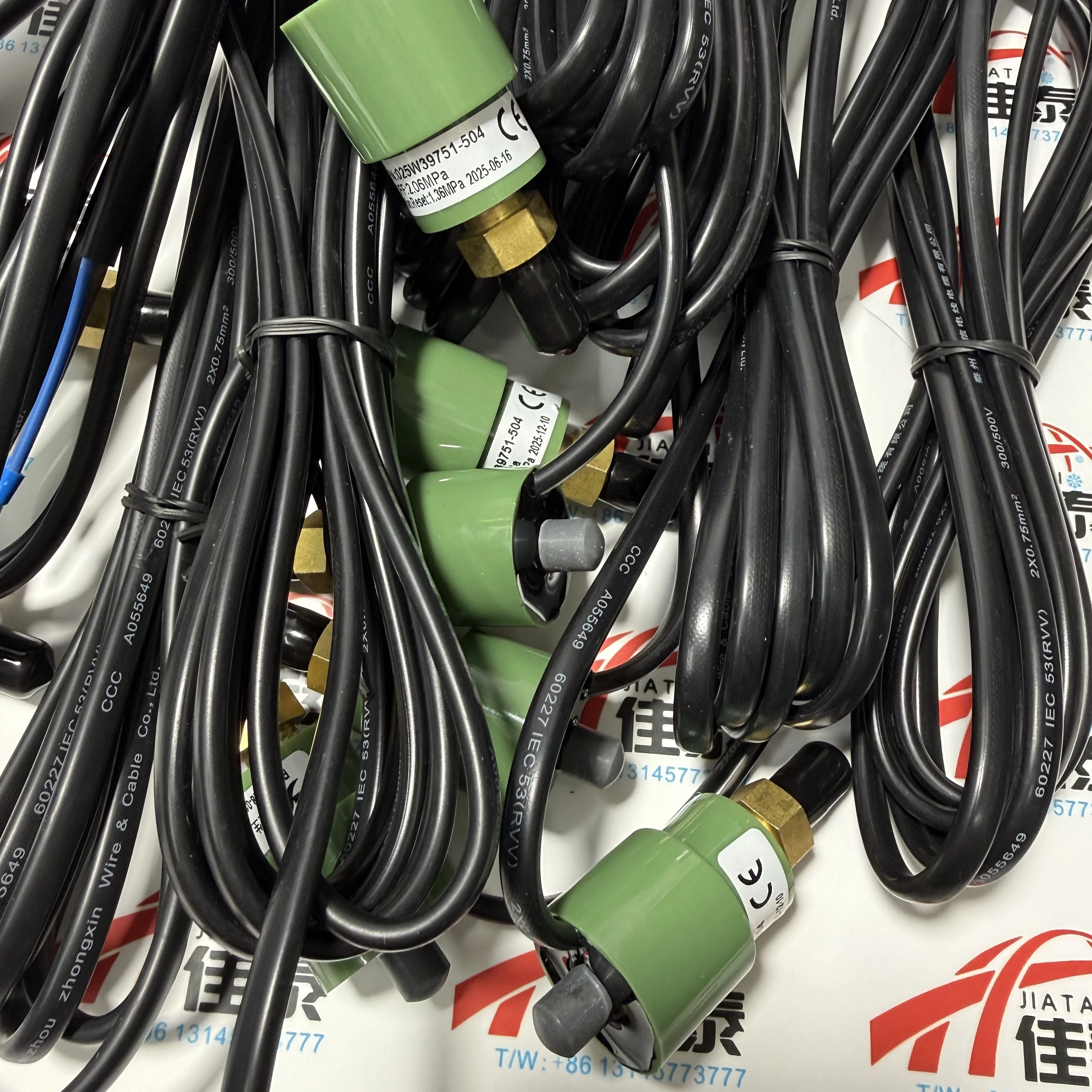 New For pressure switch 025W39751-504 pressure sensor