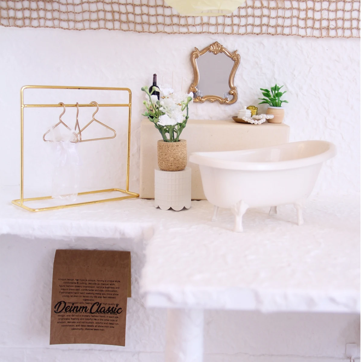 1:12 Miniatur-Metallbadewanne mit freistehendem Kleiderständer-Set (inkl. 3 kleinen Kleiderbügeln), für Mini-Hausdekoration