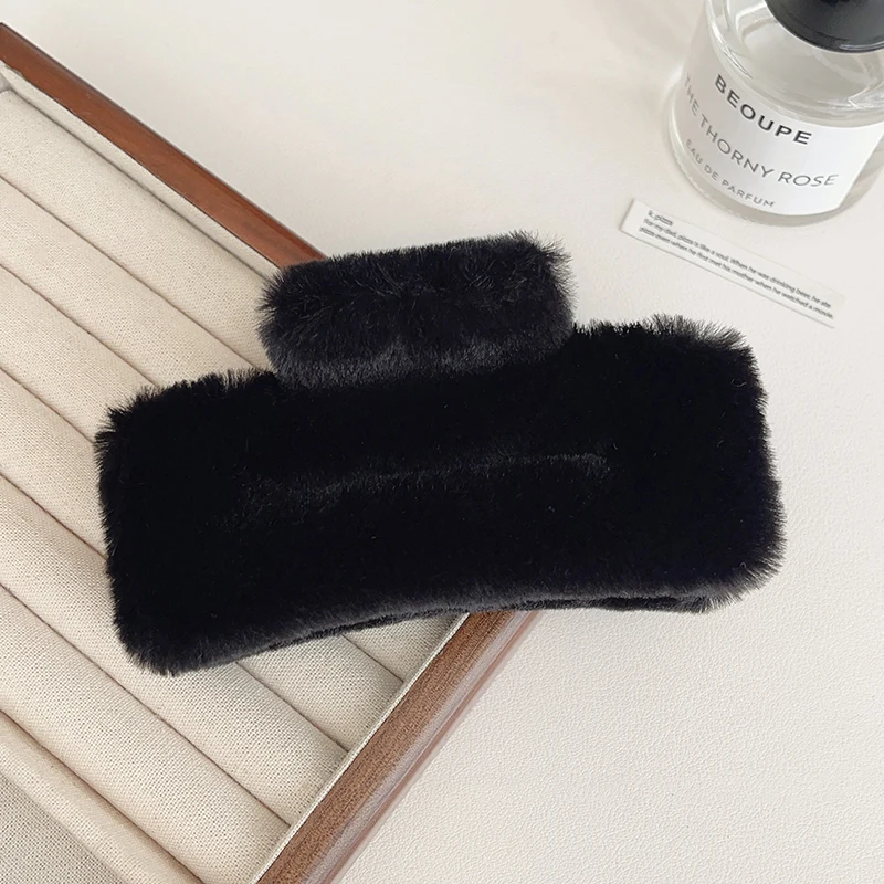 Molans Plush Hair Claw Fro Women Faux Fur Clips Large Hollowed Rectangle Shark Clip Clamps Grab Girls Hair Accessories