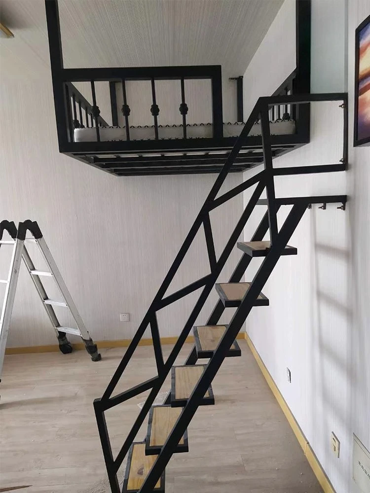 Loft małe mieszkanie oszczędzające miejsce wiszące podwyższone łóżko z kutego żelaza hamak naścienny prześcieradło ludzkie podwójne łóżko