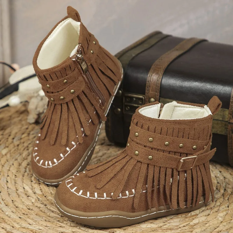 

Girls' Fashion Short Boots 2024 Autumn Children's Fashion European and American Rivet Flat-bottomed Fringed Leather Boots