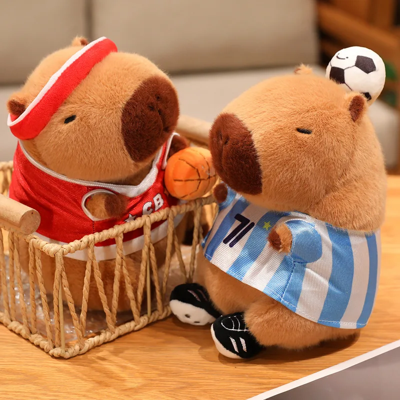 Kawaii capivara futebol basquete roupas esportivas animais de pelúcia travesseiro bonito adorável simulação natal presente do dia das bruxas decoração