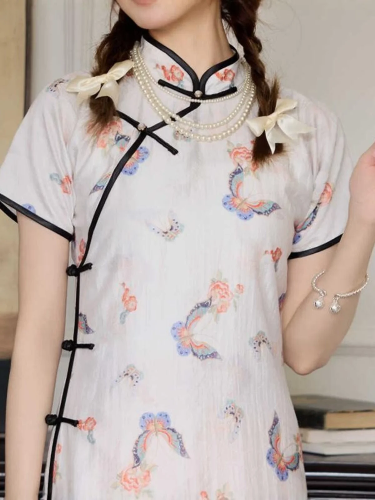 

Original Vintage Chinese Sle Full Slit Gown Motif Traditional Roll orter for Young Women