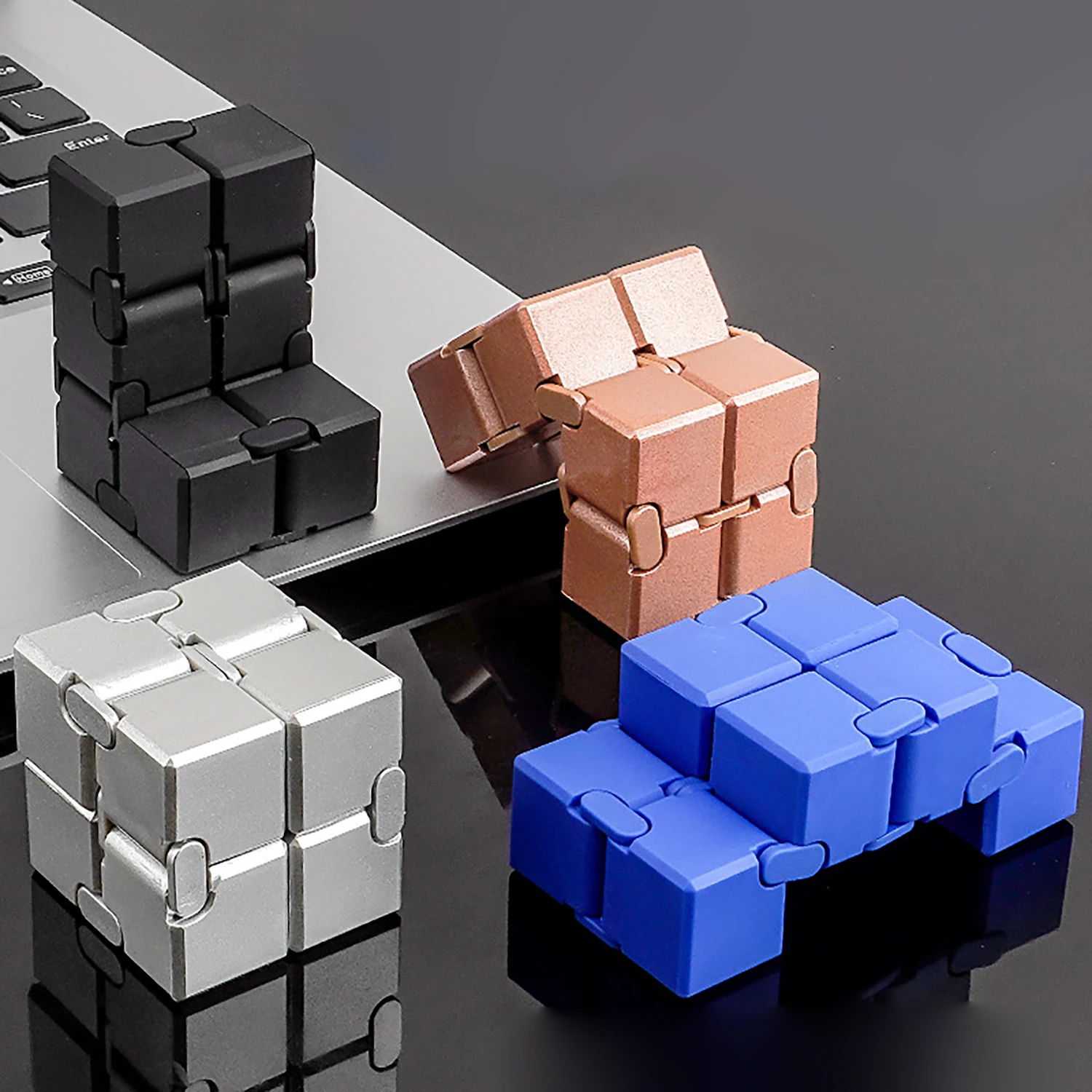 Stressverlichtend hulpmiddel: Oneindige Gyro Metaallegering Vingertop Stressverlichtend speelgoed, puzzel en verveelde tijd speelspeelgoed