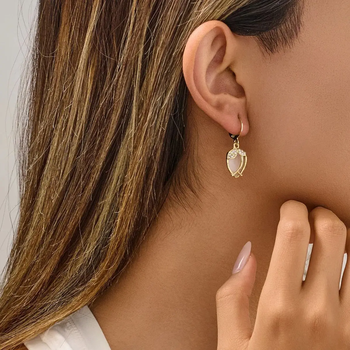 Hot Selling Trendy Tulip Opal Earrings For Women Simple Fashion Temperament Earrings Valentine's Day Anniversary Gifts