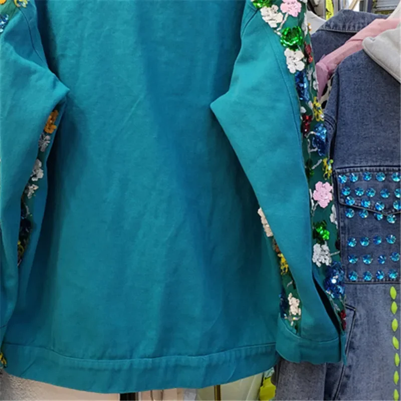 Giacca di jeans in maglia di fiori con diamanti blu pavone e paillettes da donna, corta allentata, capispalla casual, streetwear, giacca di jeans alla moda femminile