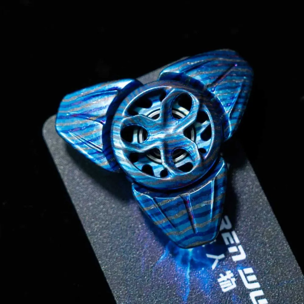 FANRENWU EDC Poisonous Scorpion Three-Bladed Fidget Spinner Original Designs Fidgeting Spinners Anxiety Relief Gadgets