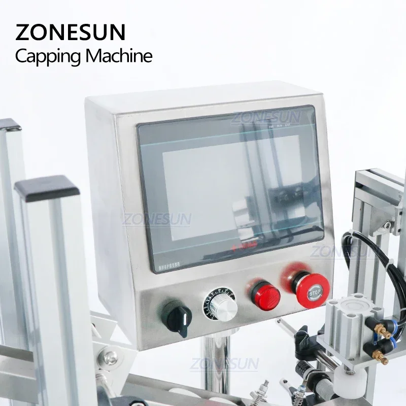 ZONESUN เครื่องปิดฝาขวดเครื่องดื่มแบบสเปรย์ปั๊มอัตโนมัติพร้อมเครื่องป้อนฝาสั่นสะเทือนสําหรับสายการผลิต