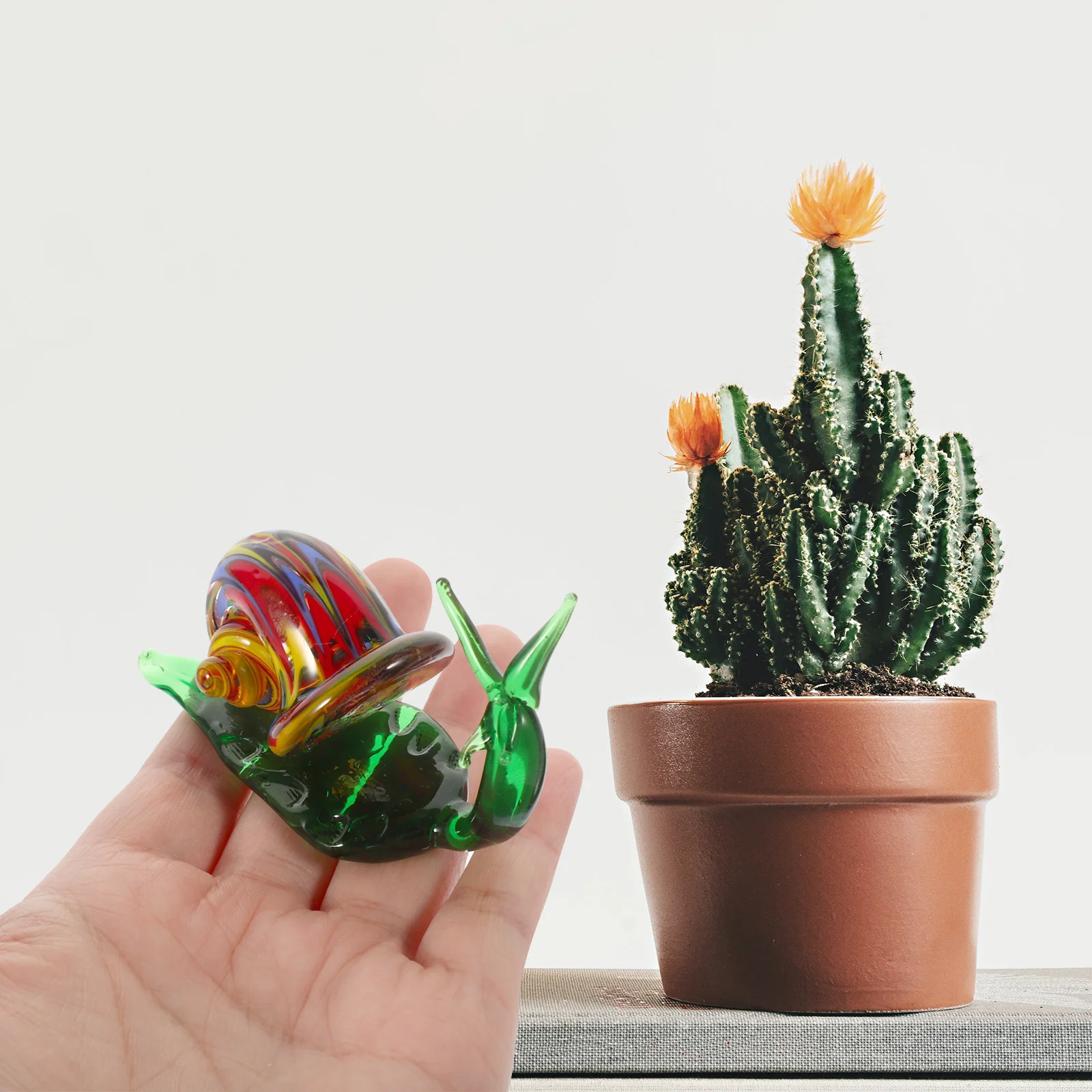 

Realistic Snail Ornament Smooth Safe Material Vivid Postures Bright Colors Home Table Decoration Gift Snail Figurine