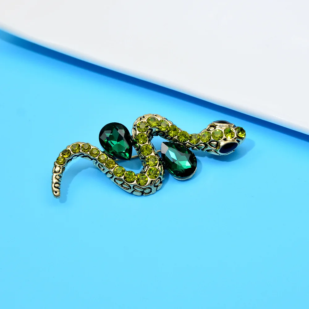 Design Crystal Gold Color Snake Brooches Women Men Lady Luxury Metal Snake Animal Brooch Pins Party Casual Fashion Jewelry Gift