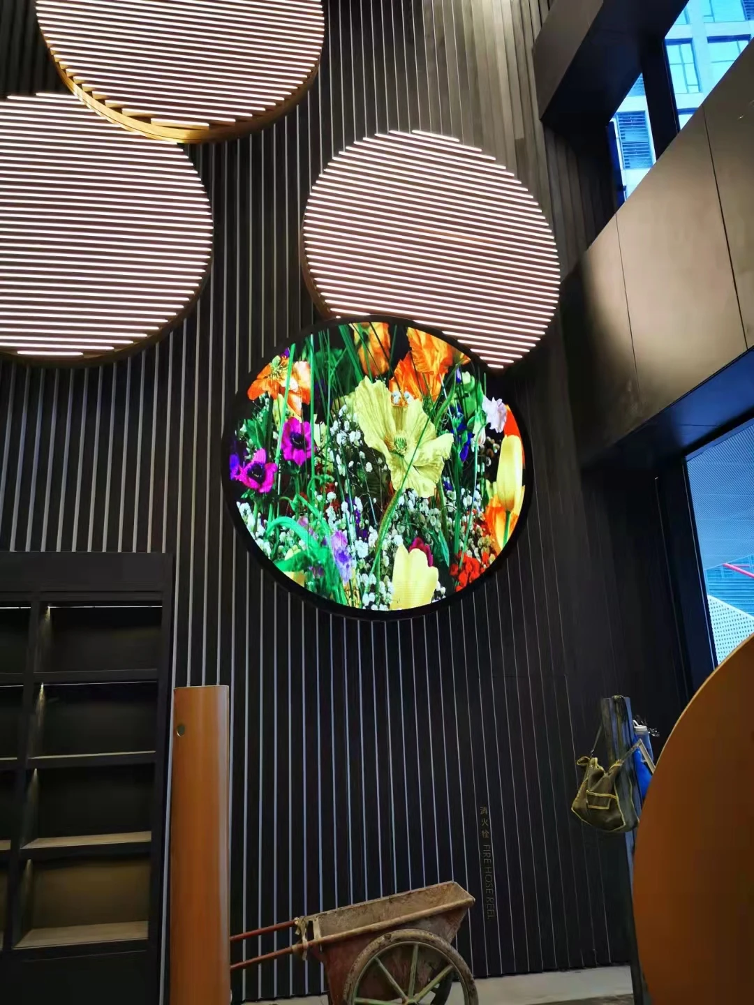 2026 Hot Sale Indoor and Outdoor P2.5 P4 LED Circle one side or double sides Screen Display Module for Elevator Advertising