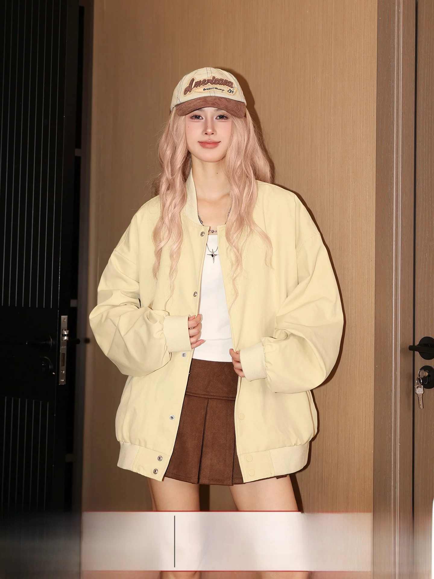 

Свободная куртка в американском спортивном стиле для женщин, демисезонная верхняя одежда с пуговицами и воротником-стойкой, повседневное пальто