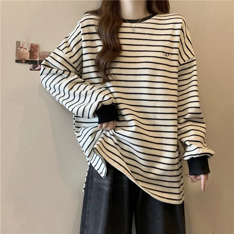 New Women's Long Sleeve T-Shirt with Slits And Embroidery Loose Mid-Length Autumn Winter Fashion Polyester Fiber Base Shirt