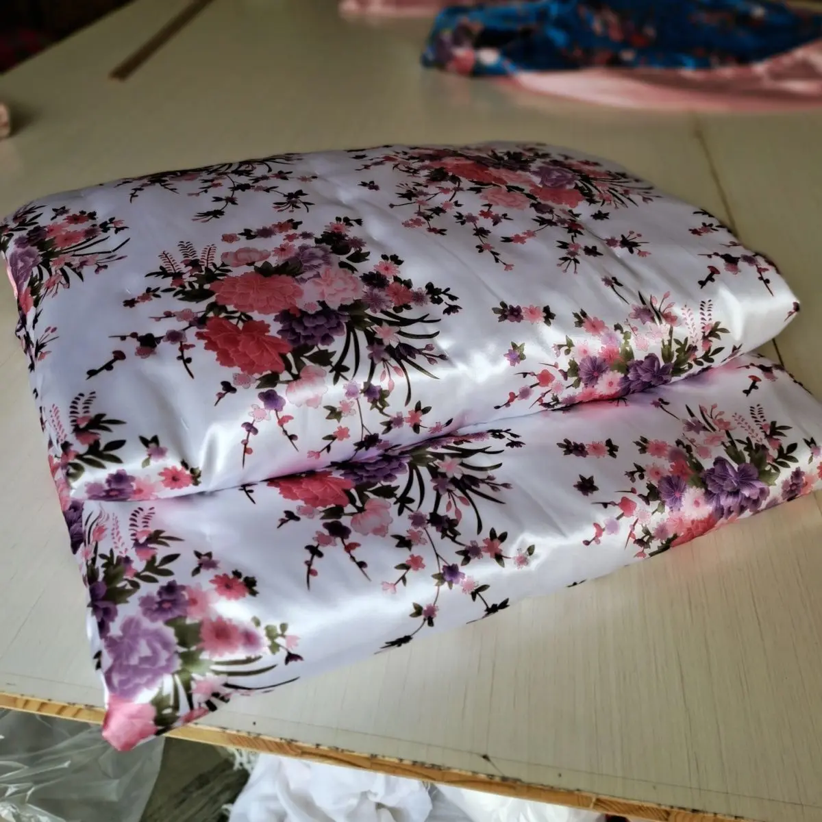 

Glossy summer satin silk cover with zippe Ice cool floral print bedspread home bedding