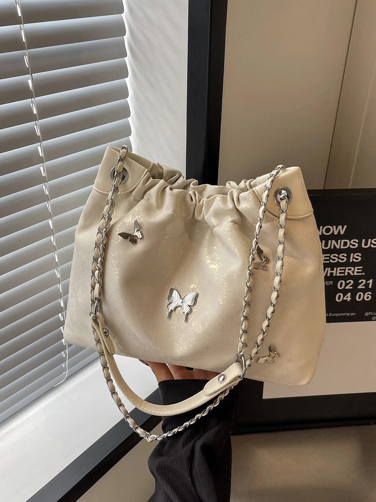 Silver PU Leather Crossbody Bags For Women 2024 Spring Y2k Fashion Female Bucket Bag Lady Chain Shoulder Bag Handbags And Purse image 6