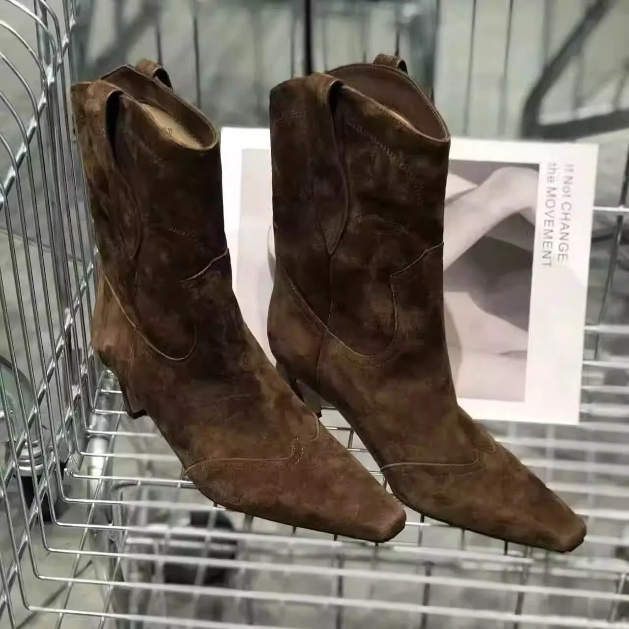 Slip-On Western Cowboy Boots Suede Leather Low Block Heeled Ankle Botines Square-Toed British Style Ankle Botas Femininas