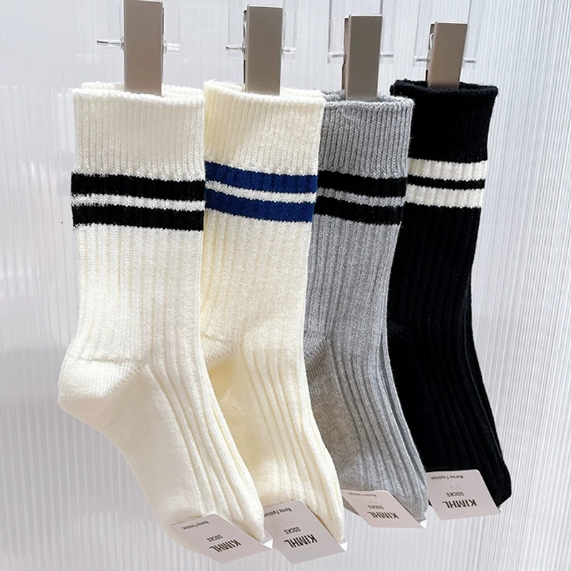 

Women's Mid-Tube Socks Solid Colour Autumn Winter Breathable Comfortable Sport Sweat Absorbent Man And Women's Socks