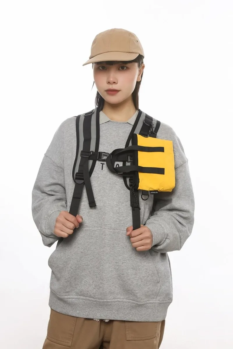 

Small Versatile Crossbody Chest Bag, suitable for adult men and women, ideal for daily commuting, short city walks, casual