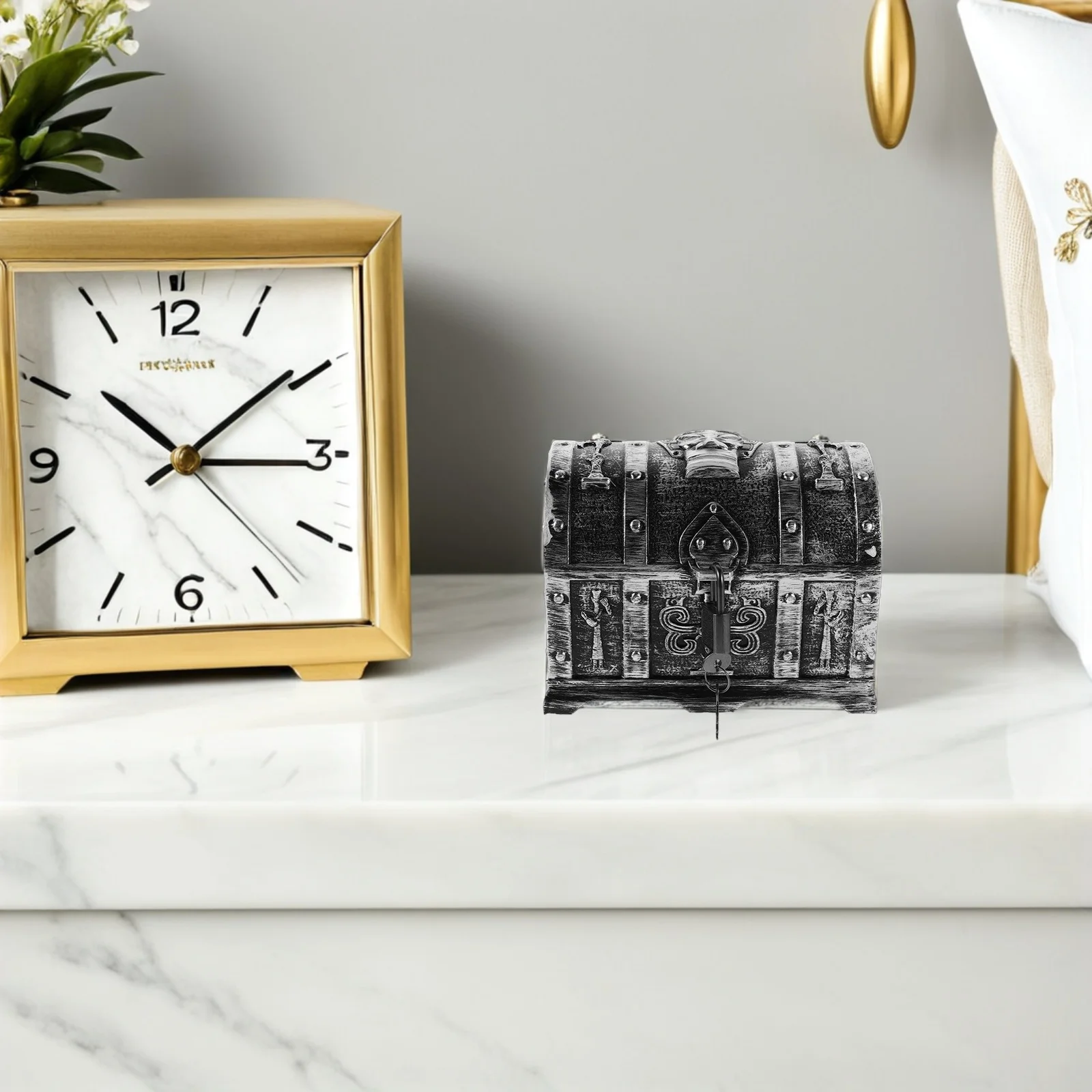 

Vintage Treasure Chest Box Inspired by Sanxingdui Mask Locking Keepsake Container for Kids Trinkets Jewelry Storage Rustic Party