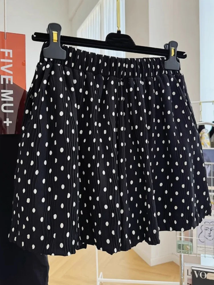 Spódnico-spodnie damskie w grochy z szyfonu, codzienne, letnie, nowość 2025, plus size, z wysokim stanem, wyszczuplające, w kształcie litery A, z szerokimi nogawkami.