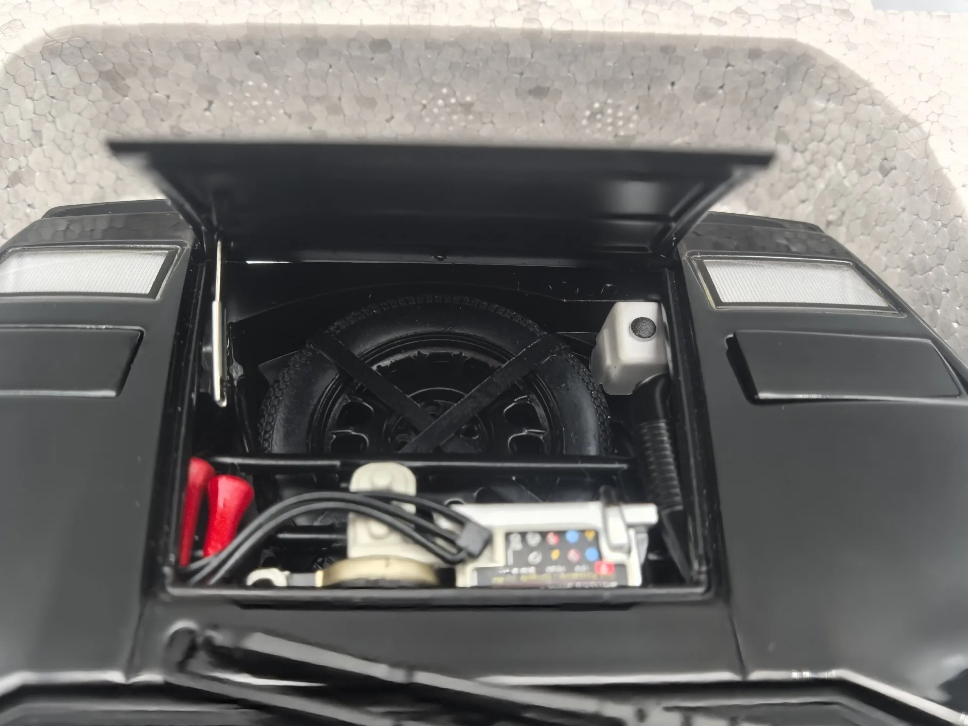 Autoart 1:18 COUNTACH 25th ANNIVERSARY EDITION Simulation Limited Edition All Open Alloy Metal Static Car Model Toy Gift