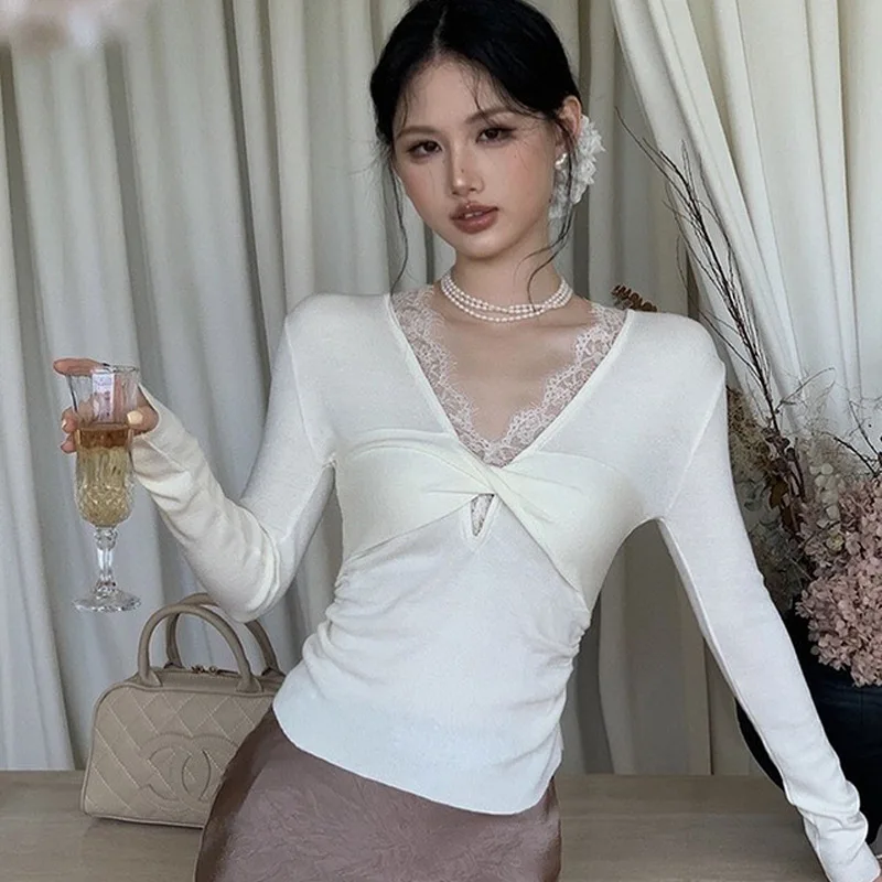 

American Hottie 2025 Spring New Solid Color V-neck Lace Splicing Long Sleeve Twist Knot Slimming Women's Top