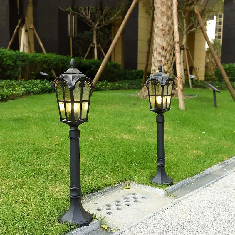 Lampu rumput aluminium tahan air luar ruangan Retro Eropa lampu halaman komunitas Vila taman lorong luar ruangan lampu rumput Jalan