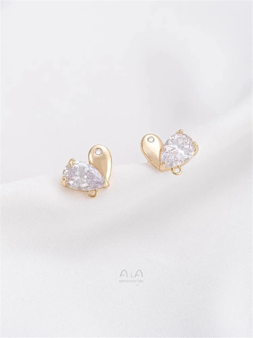 

925 Silver Needle 14K Gold Water Dripping Zirconium Heart-shaped Earrings Handmade Diy Ear Pin Ear Accessories E340