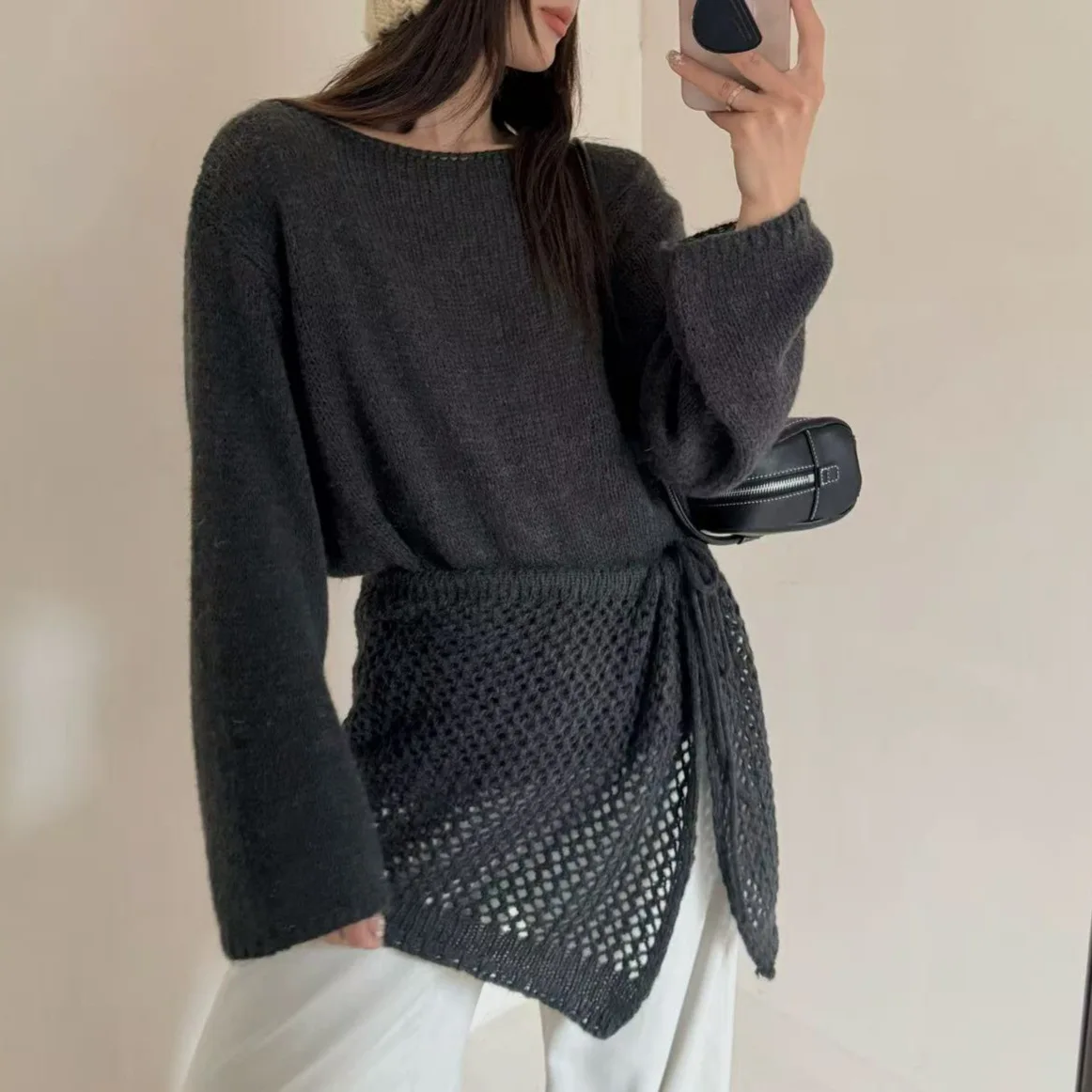 

Женский вязаный комплект из двух предметов с круглым вырезом, однотонный свободный свитер и шаль.