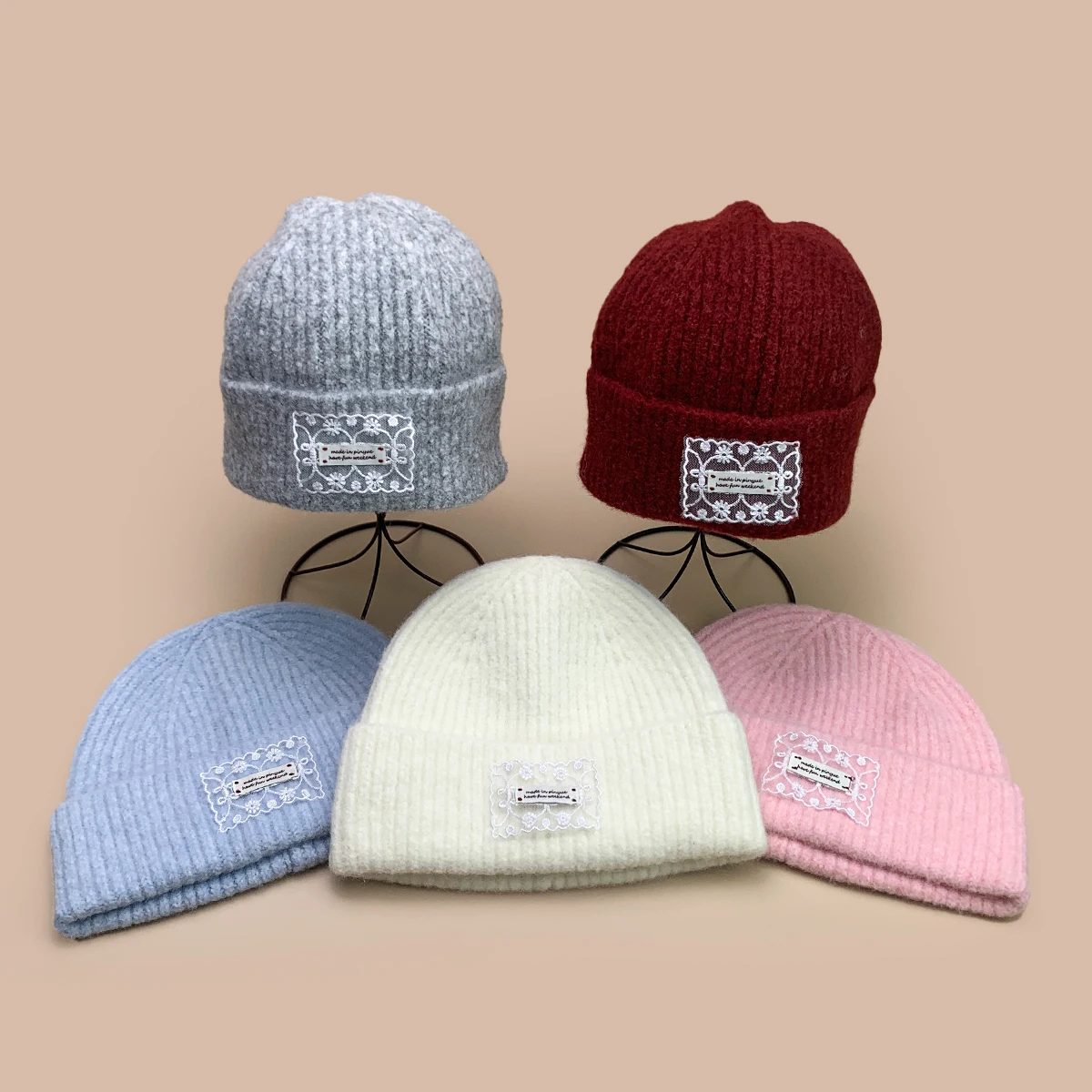 

Sweet Lace Patch Letters Plush Knitted Hats New Women Korean Warm Simple Fashion Outdoor Casual Versatile ins Skiing Beanies