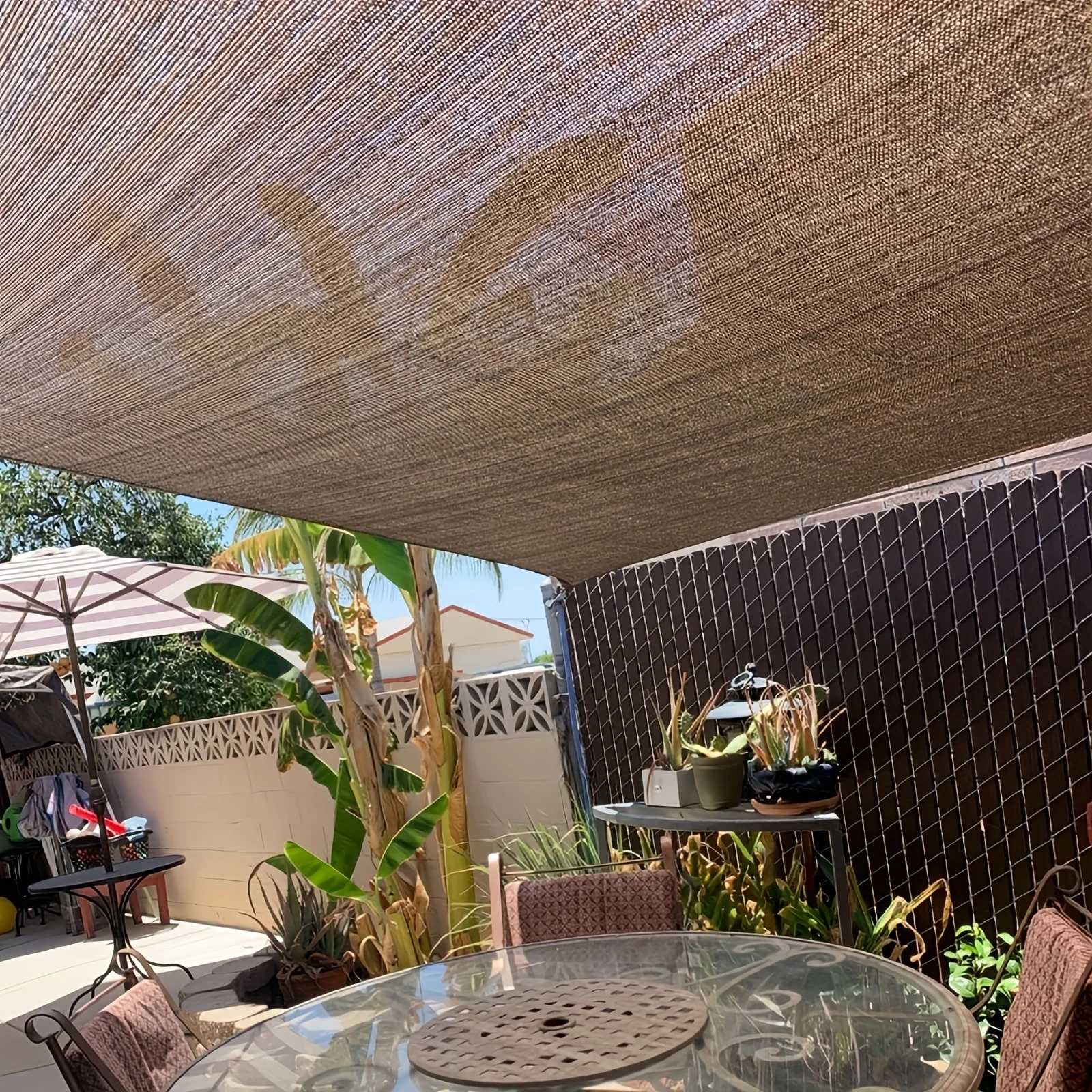 Shaded Outdoor Patios, Privacy Fence Screens, and Gap-Filling Outdoor Sun Shade Nets; High-Density Uv-Resistant Net Covers Reinforced with Copper Fasteners and Plastic Corners, Suitable for Backyard Lawns, Gardens, and Pergolas
