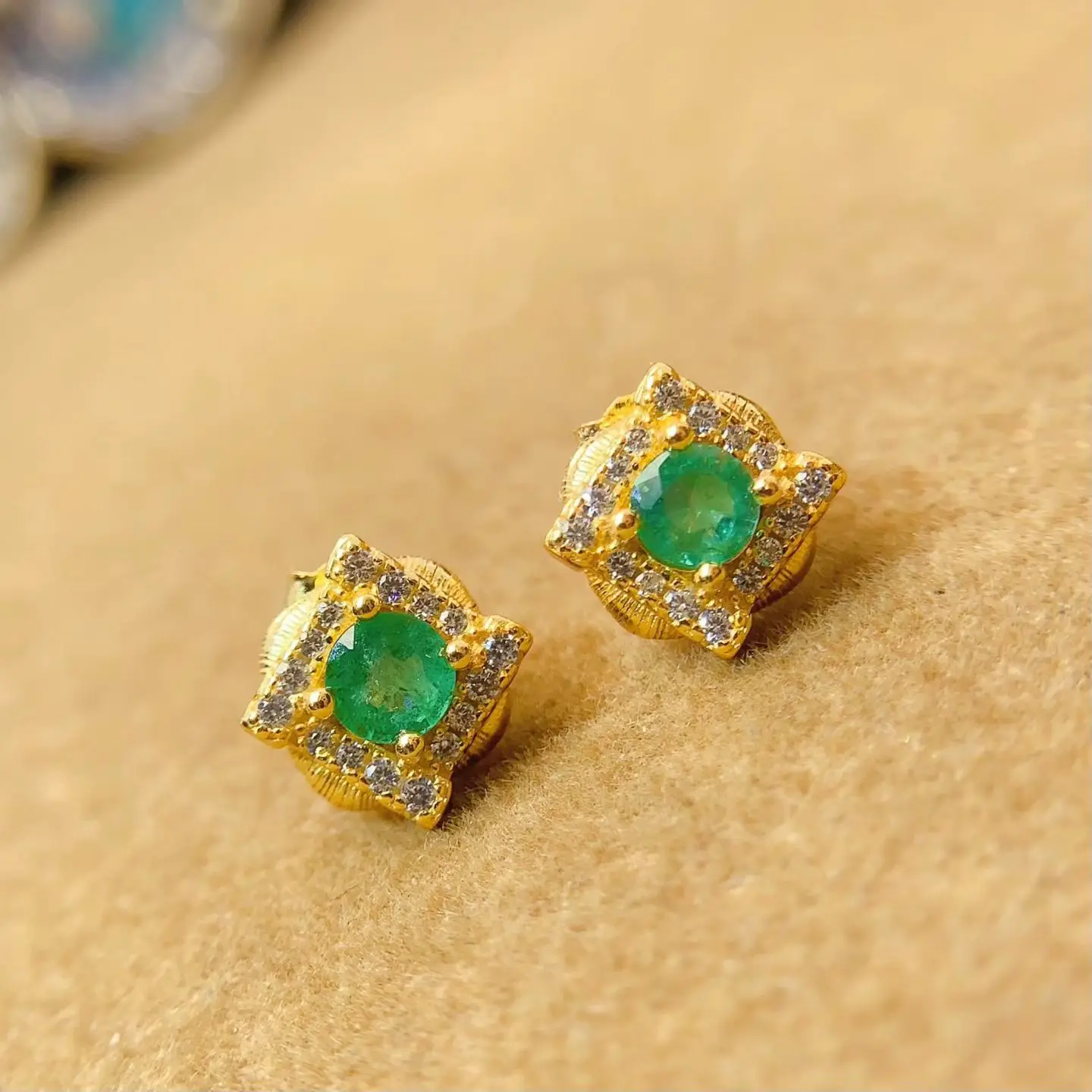 

Серьги-гвоздики из серебра 925 пробы, серьги с натуральным изумрудом для повседневного ношения, 4 мм, настоящие ювелирные изделия из колумбийского изумруда с позолотой 18 карат