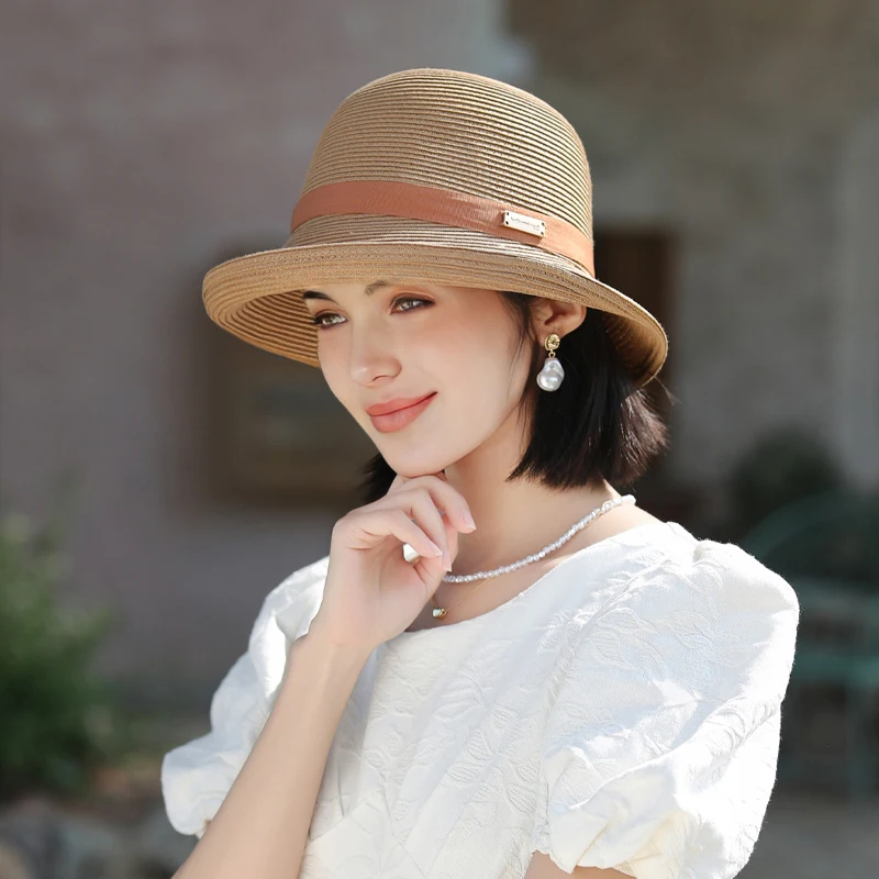 Spring and autumn hats are versatile for children, with raised edges and straw hats for summer sun protection. Straw woven hats