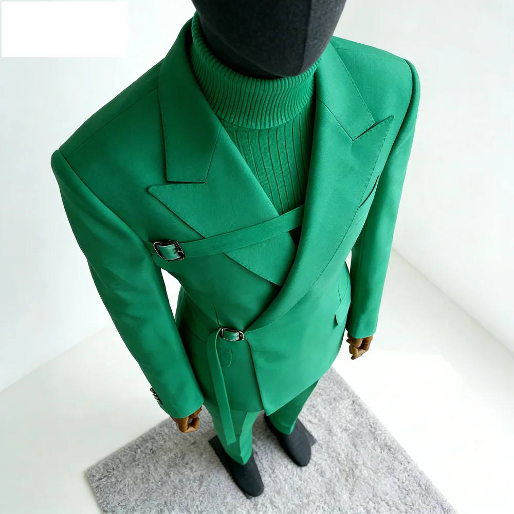 

Мужские свадебные смокинги и костюмы: элегантная мужская мода, новинка