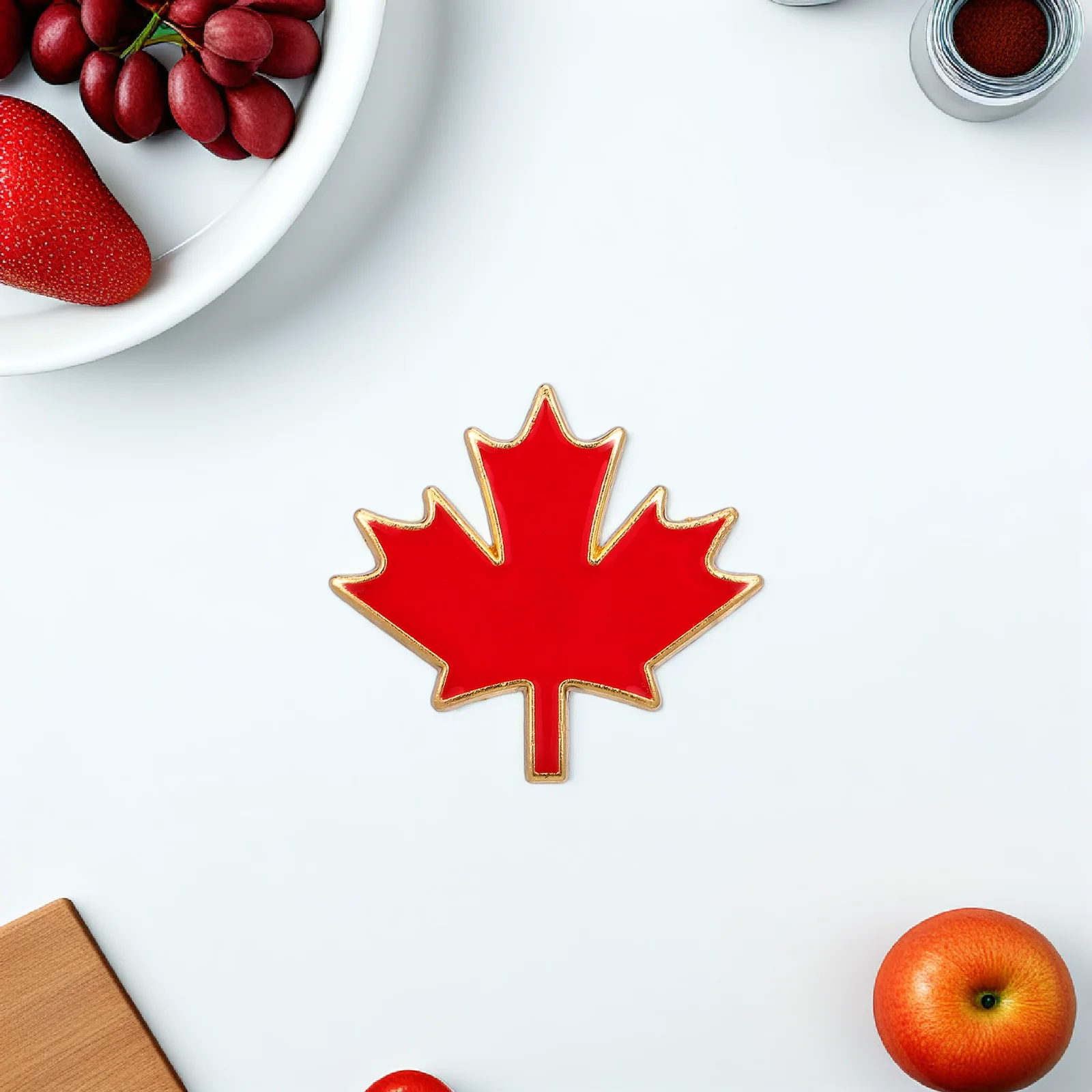 

20 Pcs Maple Leaf Brooch Cute Lapel Pin Autumn Fall Canadian Flag Badge Fashion Accessories Women Clothes Decor