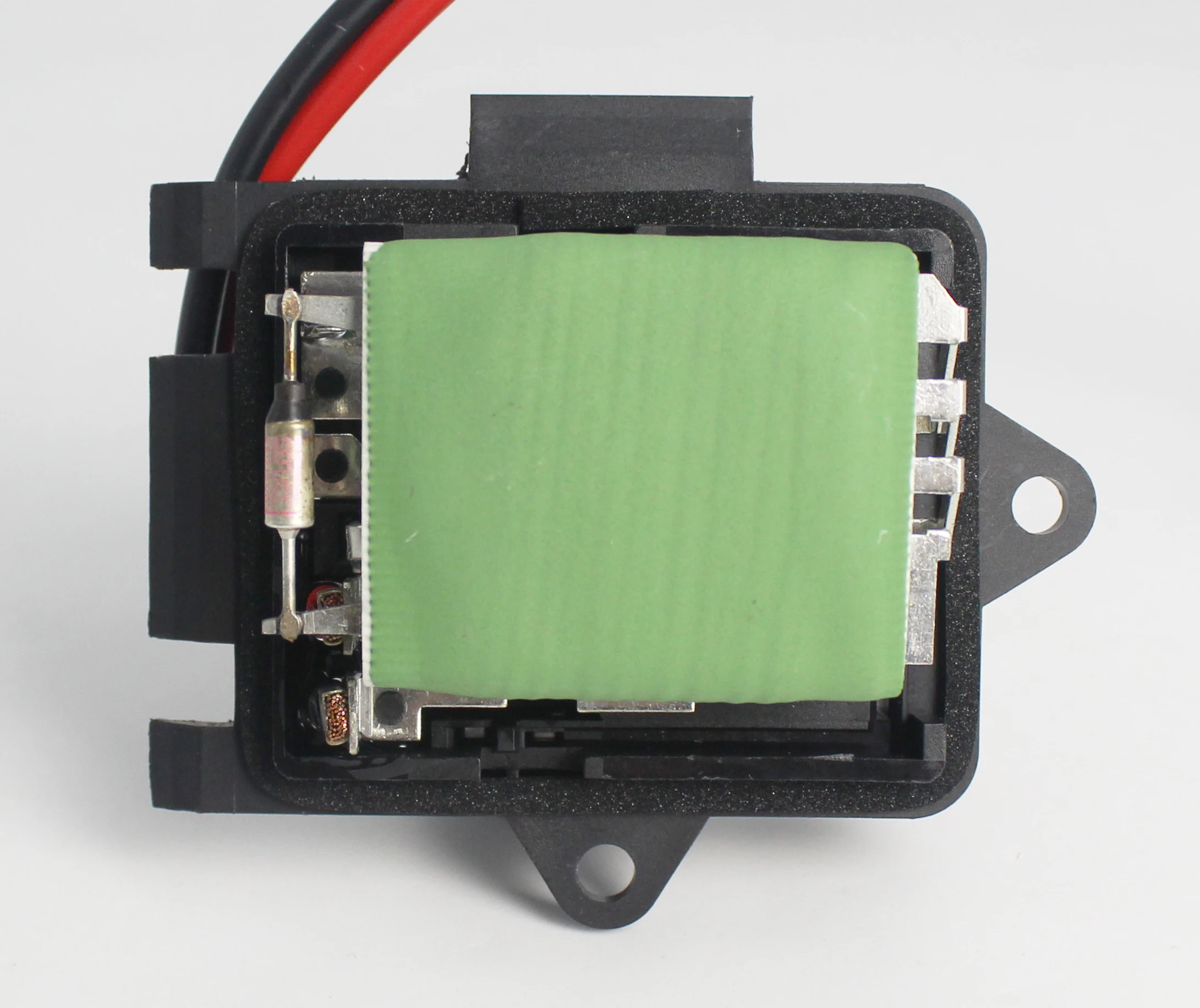 

Blower resistor is suitable for RENAULT Clio II Thalia I 98-10 7701050890