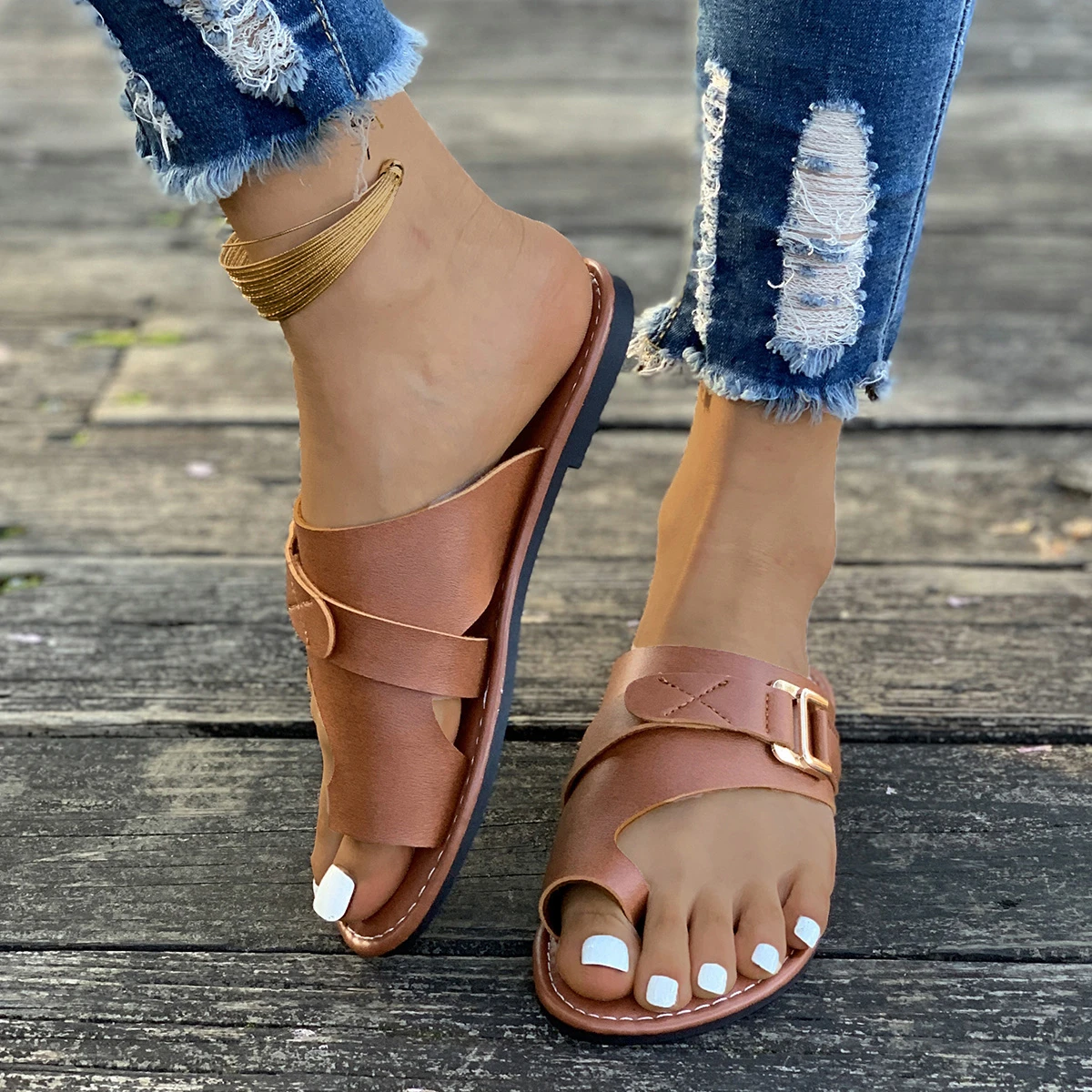 Women Summer Sandals Comfy Ligh Flat Heel Clip-toe Slides Lady Casual Beach Slippers Fashion Belt Buckle Decor Woman Flip-flops