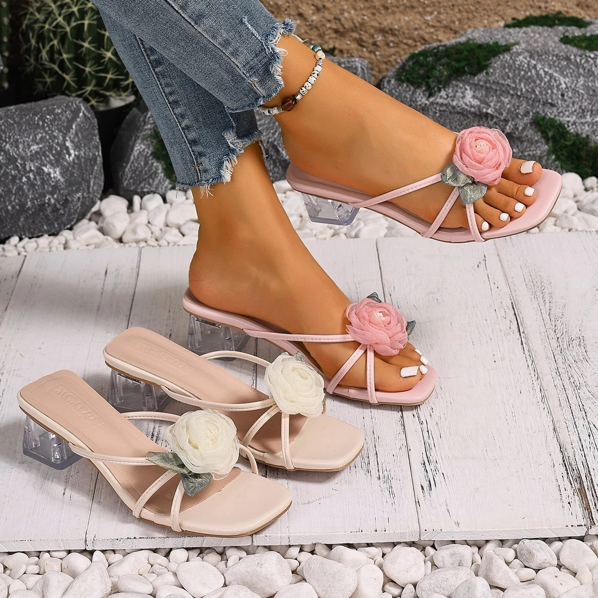 

Новинка 2023 года, женские тапочки на открытом воздухе с милыми цветами, нежные нескользящие летние прозрачные женские тапочки без шнуровки на высоком каблуке