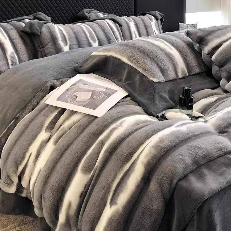 

Customizable Thickened Class A Winter Milk Fleece Four-piece Fleece Bedding 1.8