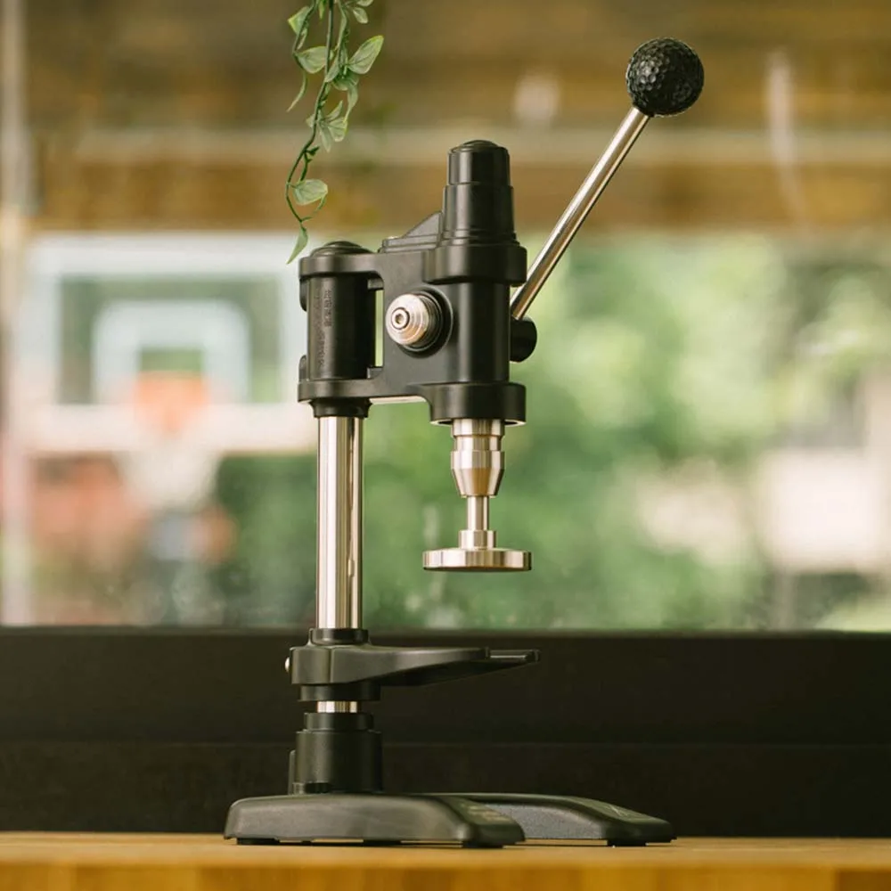 Kommerzielle Kaffeepulverhammer Quantitative Kaffeepressmaschine aus Edelstahl