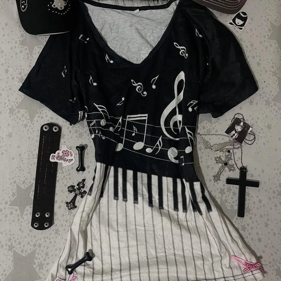 

Y2K Gothic Music Tee | Piano Keyboard & Musical Notes Print V-Neck T-Shirt for Women 2000s Grunge Japanese E-girls Retro Tees