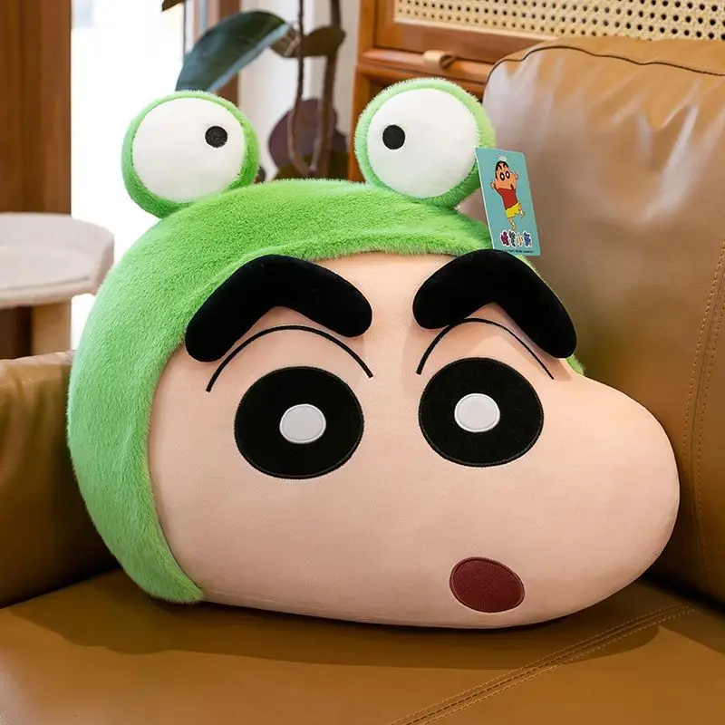 Bonito sapo traje crayon shin chan brinquedo de pelúcia macio volta almofada boneca de pelúcia presente de aniversário para casa sofá decoração presente brinquedos