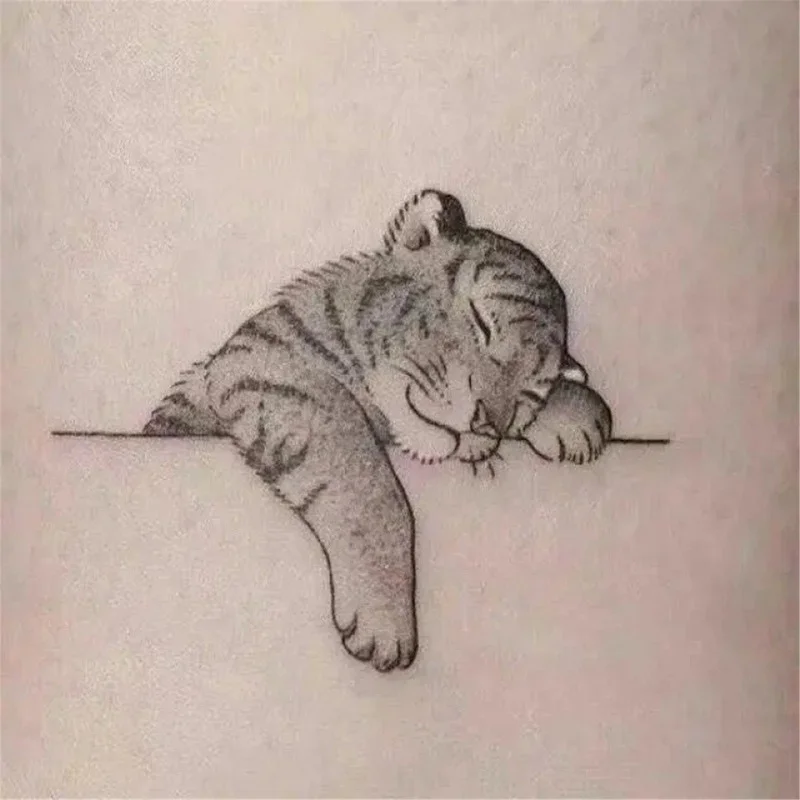 

10/20pcs Temporary Tattoos Tiger Moon Whale Tattoo Stickers Couples Students Personality Fake Tattoos Women Tattoos Waterproof