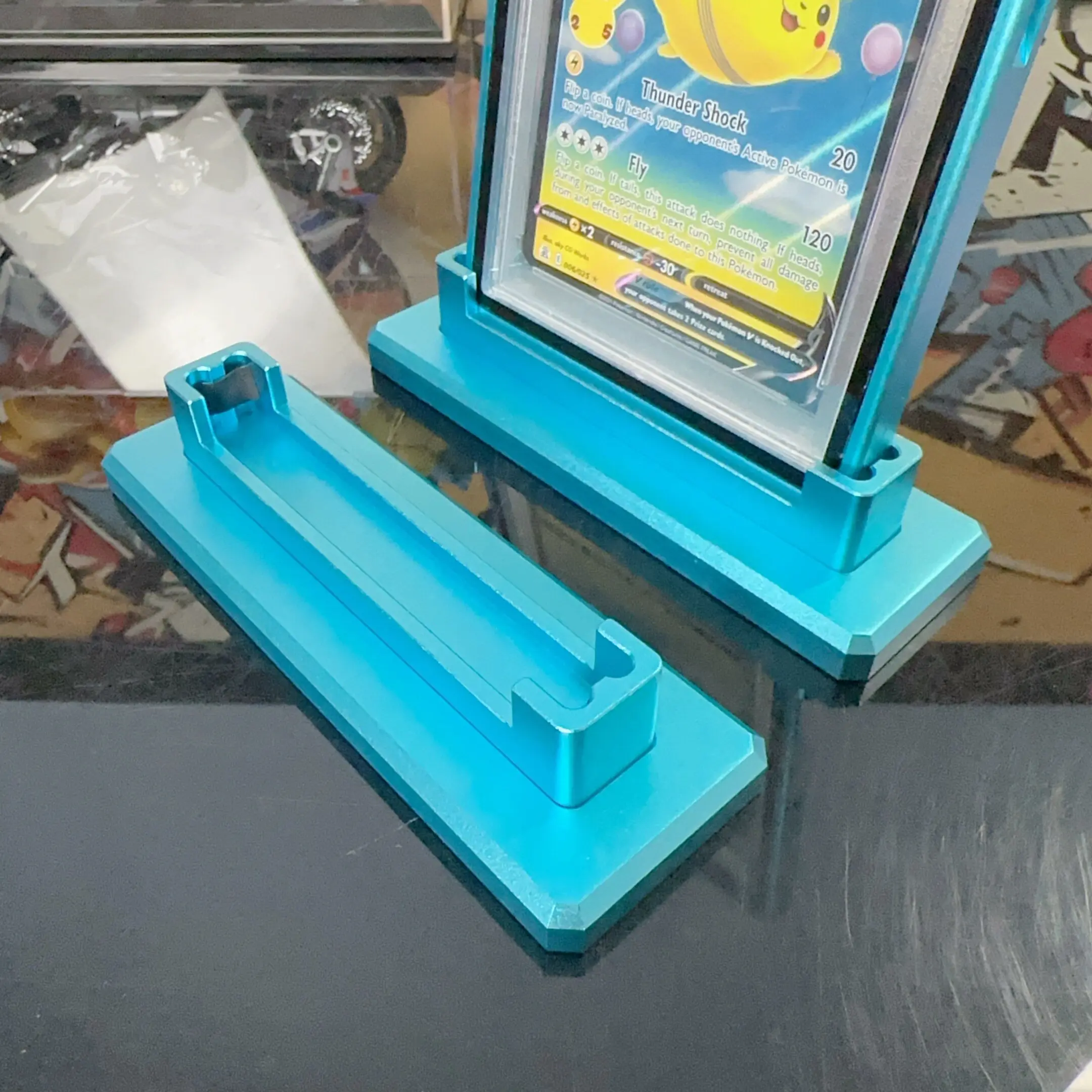 حامل عرض بطاقات من سبائك الألو - مراجعة Graded Card Display وسعره