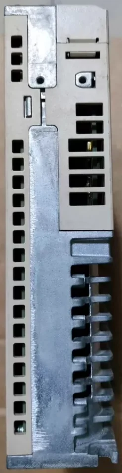 SGDV-2R8A11B002000 محرك سيرفو مستعمل SGDV 2R8A11B002000، شحن سريع