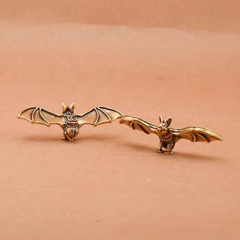 1 Pcs Antique Bronze Bat Statue Small Ornaments Solid Copper Mountain Bat Miniature Figures Brass Sculpture Crafts Decor