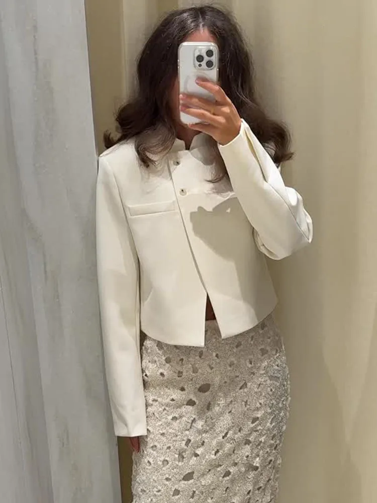 

HH 2025 Women Autumn Fashion Jackets White Half-High Collar Long Sleeves Pockets Single-Breasted Female High Street Coats