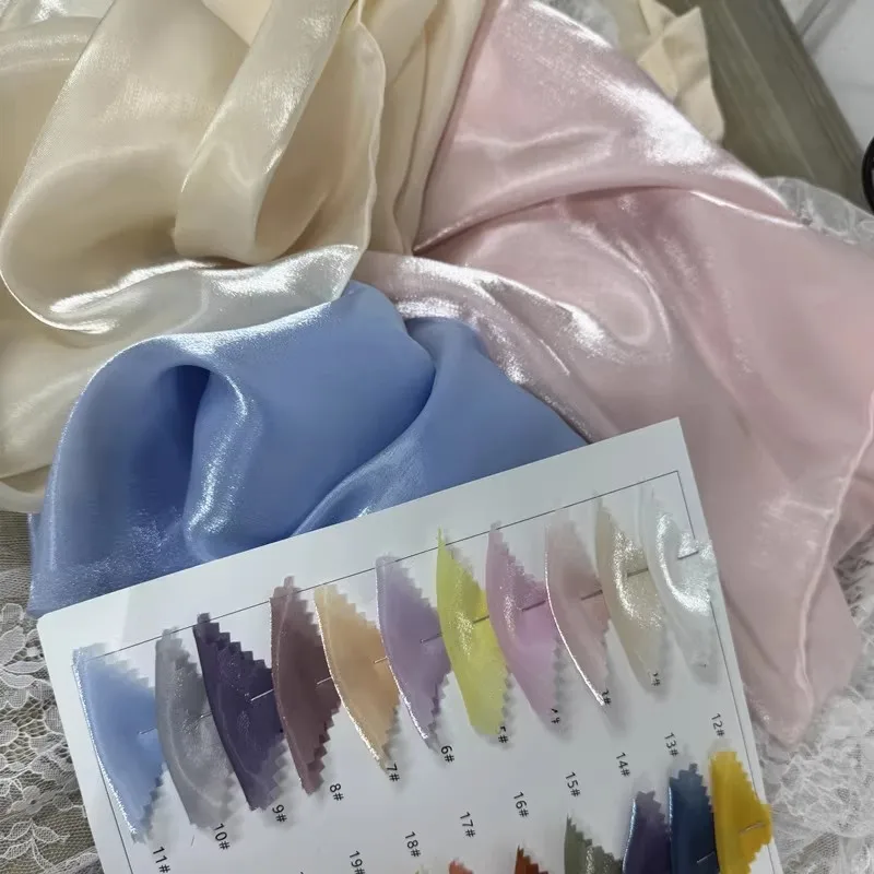 

Небелая гладкая атласная блестящая жидкая ткань из органзы, сшитая вечерняя рубашка Hanfu, микропрозрачная ткань