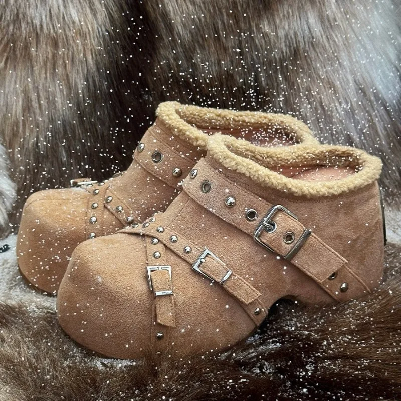 

2025 New Soft Platform Rivet Belt Buckle Slippers Autumn and Winter Fashion All-match Inside Heightening Wool Shoes